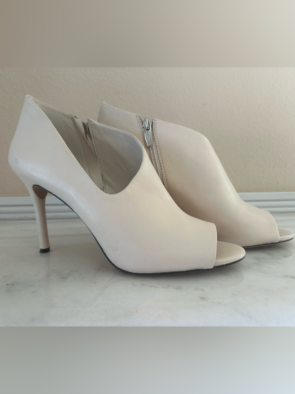 Vince Camuto Ivory Peep Toe Booties Heels Leather Side Zip - Picture 6 of 16